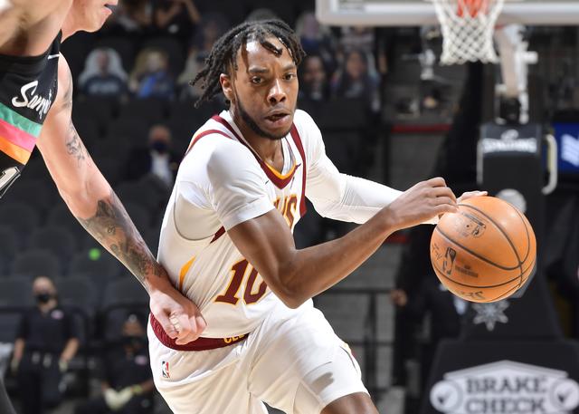 具备相当身 具备相当身